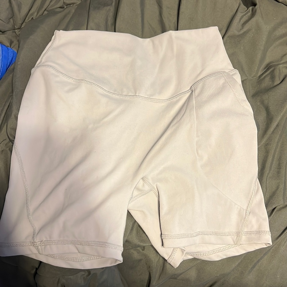 ILUS shorts